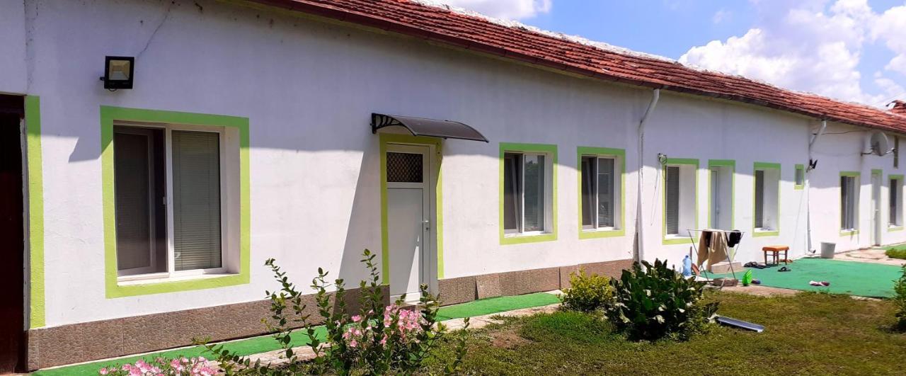 Guest Rooms Simona 2 Opanets Ngoại thất bức ảnh