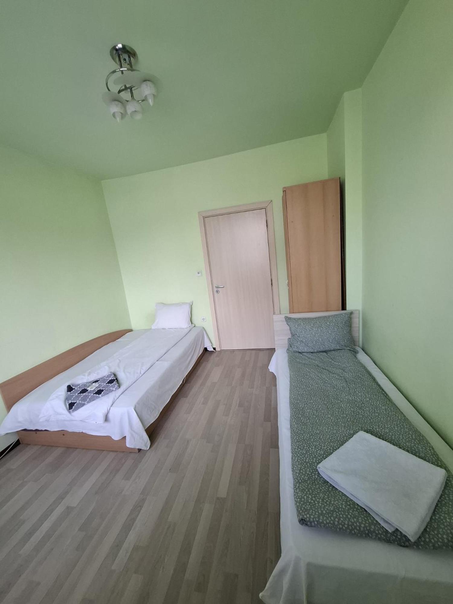 Guest Rooms Simona 2 Opanets Ngoại thất bức ảnh