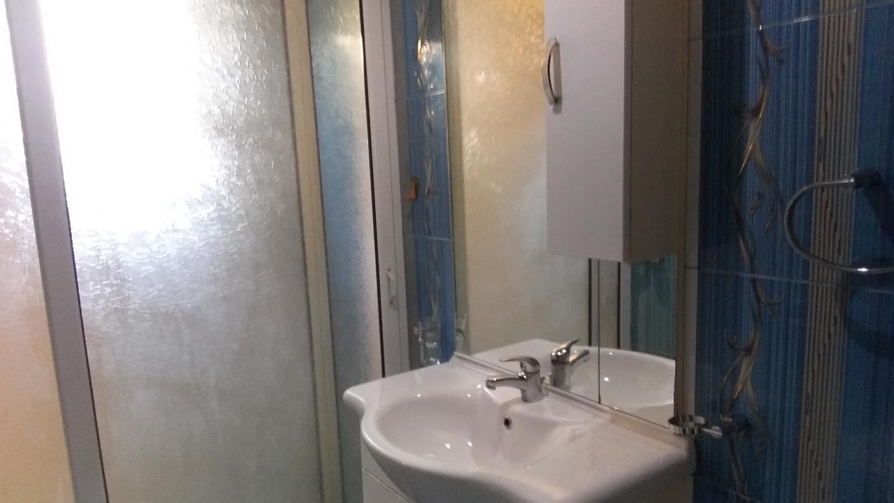 Guest Rooms Simona 2 Opanets Ngoại thất bức ảnh
